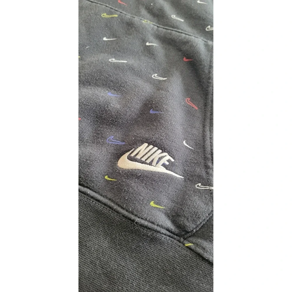 Nike sportswear club